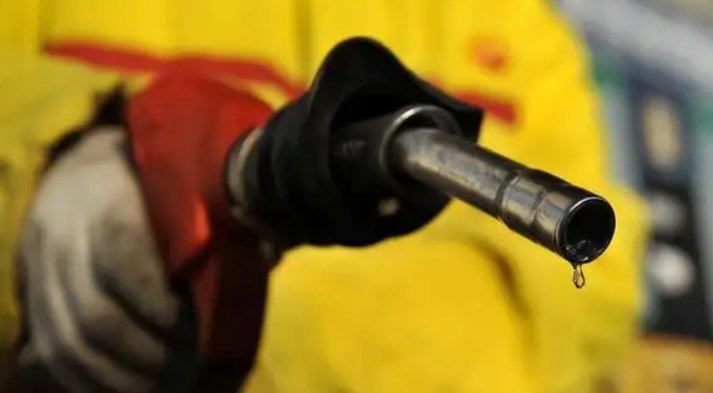 重庆加油站把汽油柴油搞混,上百台车集体报废!为何会有如此严重后果?