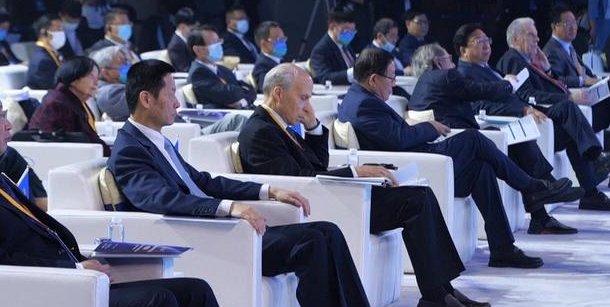 中科院老科学家蜗居13平老破小,老一辈科学家为什么对物质的欲望那么小?