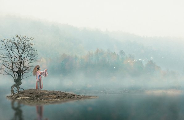 在水一方到底是什么意思，出自哪里？求详细解释