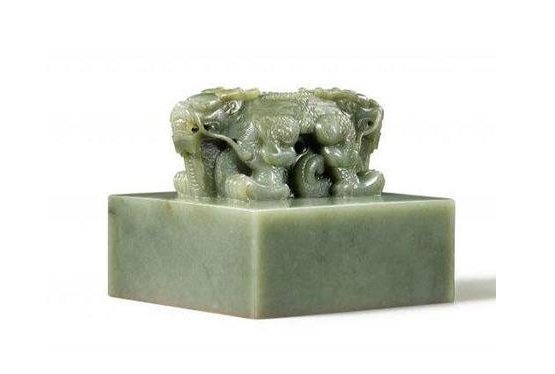 中国藏家72万欧元在巴黎拍得乾隆玉玺,中国藏品为何会跑到巴黎?