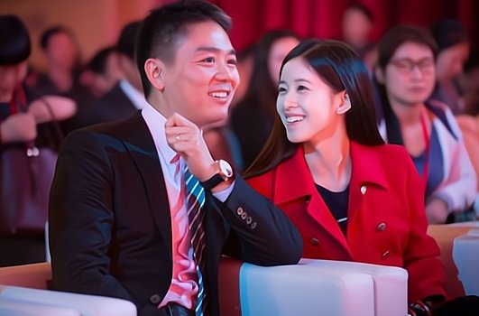 刘强东没想到，章泽天下了好大一盘棋，“傻白甜”都是假象吗？