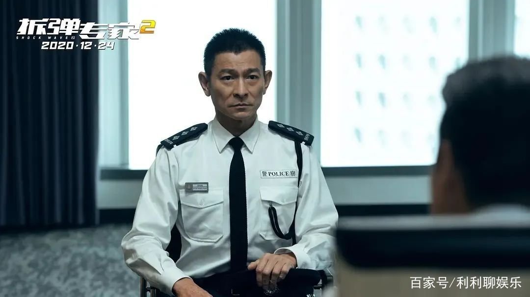 《拆弹专家》主要讲了什么？