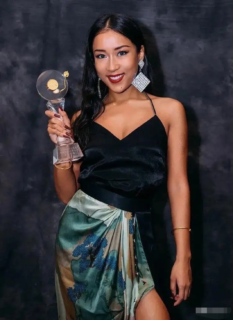 吉克隽逸深夜发文求助，称酒店洗手间有异响，究竟是怎么回事？