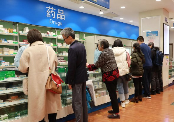 药店连花清瘟提价超50%被罚,居民遇到药店涨价,该怎么办呢?