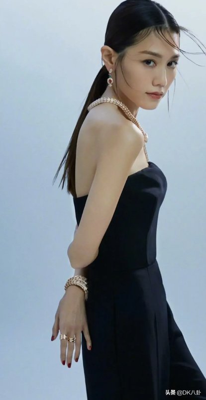 交往了三个月才发现是渣男，又是谎话连篇，无缝连接。出轨。有了新欢马上把我甩了。我是不是应该报复他？