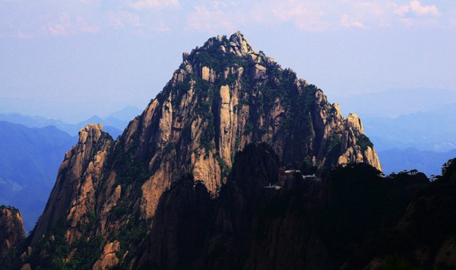 天都峰在安徽省什么山