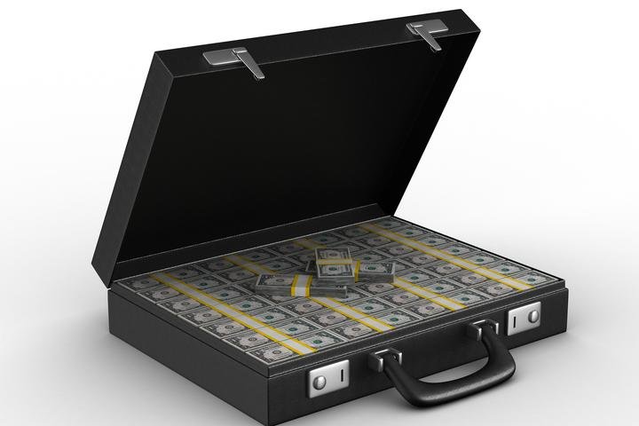 银行卡为什么会莫名其妙的多了几万块钱？