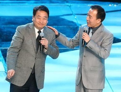 托妻献子戴志诚，称姜昆为“神”，娶侯耀文娇妻，如今为何挺老郭？