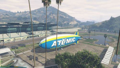 模拟遥控飞船怎么开飞艇呢?