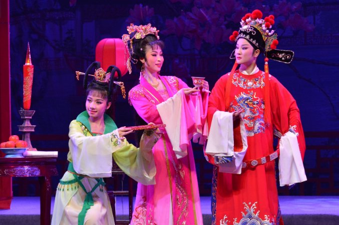 黄梅戏最早产生在湖北的什么地方?