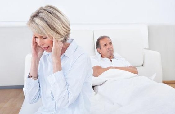 夫妻一旦吵架,妻子就叫三五个男子去宾馆,我该怎么办