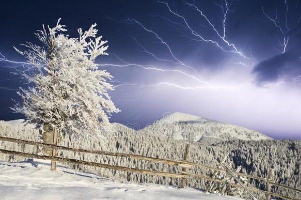 内蒙古多地遇暴雪，天空现“雷打雪”现象，这种情况有多罕见？