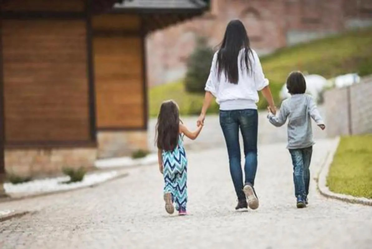 女子连生5子又怀了第六胎，当地只允许生育三胎，卫健局如何回应此事的？