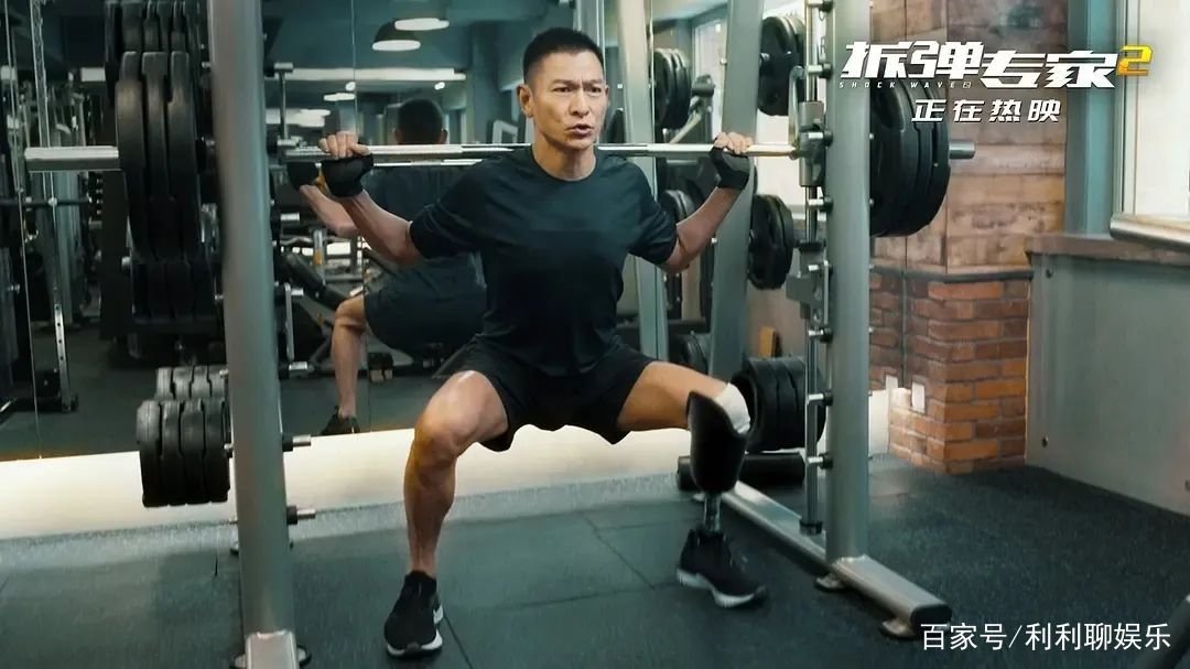 《拆弹专家》主要讲了什么？