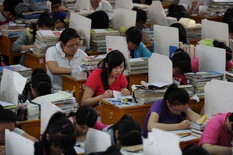 毛坦厂中学2022年招复读电话