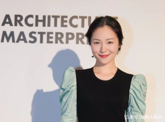 因与邓超传绯闻被孙俪封杀，十年后重返娱乐圈却混成这样，说的是谁？