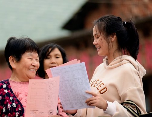 北京大学教授建议现金补贴三胎，这是否能够改善人口结构？