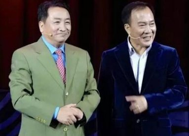 托妻献子戴志诚，称姜昆为“神”，娶侯耀文娇妻，如今为何挺老郭？