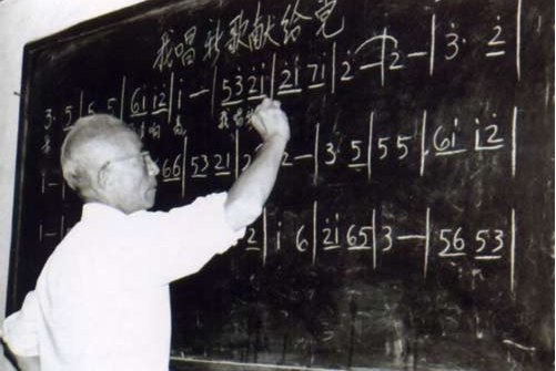 《歌唱祖国》的词曲作者是﹖