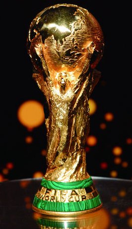 大力神杯是镀金的，还是纯金的？