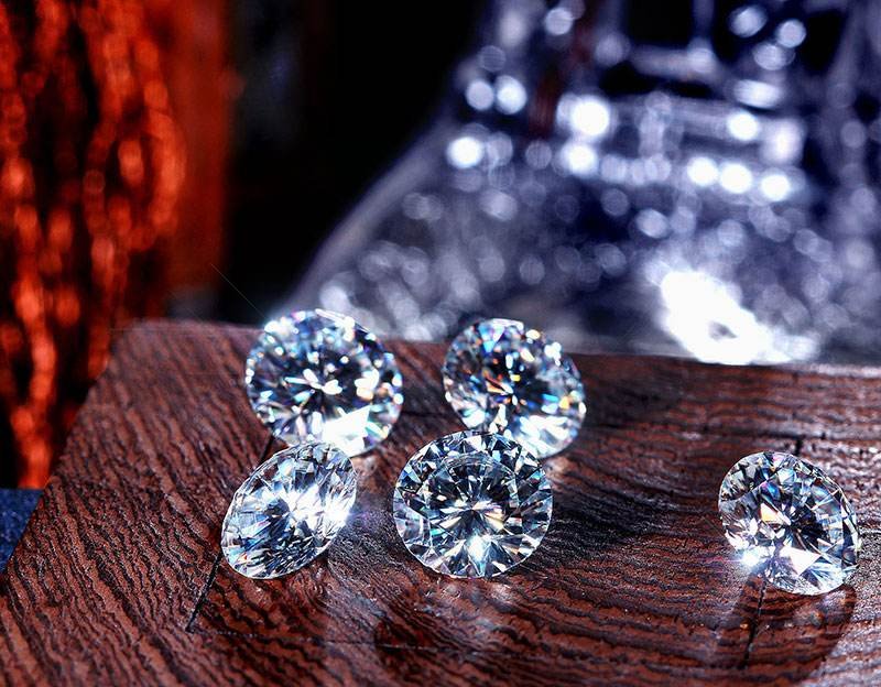 厦门大学给物理学新生送钻戒的意义是什么