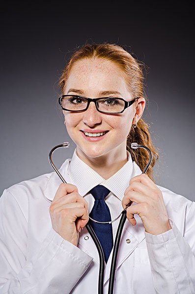 因拒诊中高风险地区患者，北京个别医院被约谈，你觉得该不该对其做出惩罚？