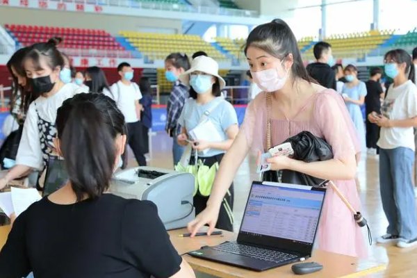 江苏省招生办电话