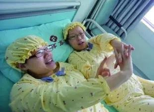 陕西双胞胎姐妹同天同医院生娃，这对双胞胎是怎样的神仙缘分？