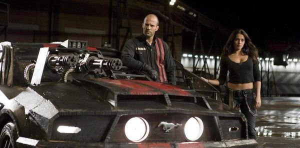 死亡飞车1 2 3我都看过啦!但是剧情有点乱,而且电影中好像出现过不止一个弗莱特尤其是第三部的结尾乱啊