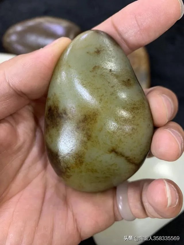 怎样挑选新疆和田玉把件？