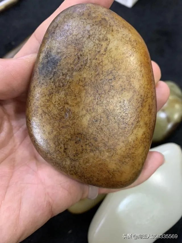 怎样挑选新疆和田玉把件？