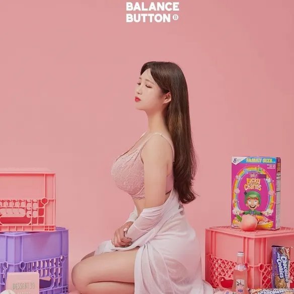 偷偷藏了两个大肉包！韩国清纯美女heesu._.ji美照赏