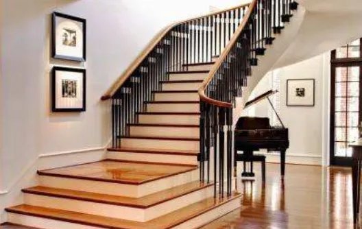 楼梯梯段净高不小于多少