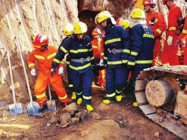 宝鸡工地发现古墓 深夜盗墓三人被埋墓中