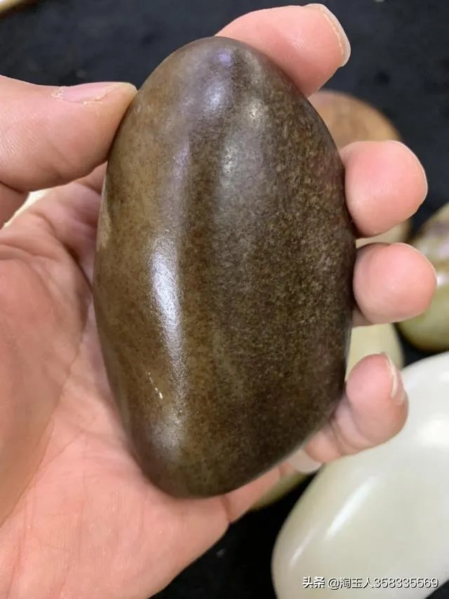 怎样挑选新疆和田玉把件？