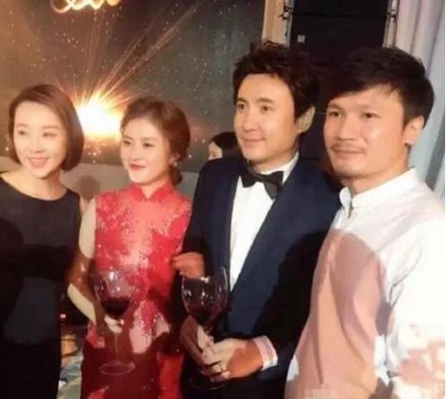 沈腾和王琦的结婚照：沈腾老婆王琦的照片资料