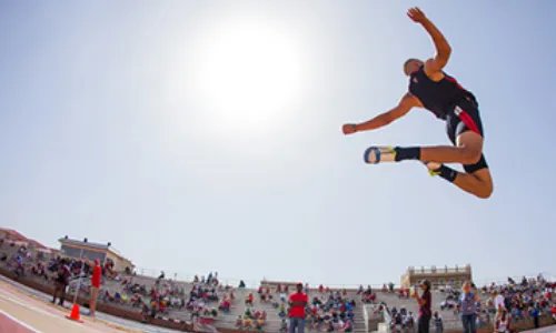 跳远穿什么鞋最好？