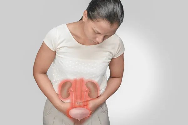 女生逼逼流血是什么原因