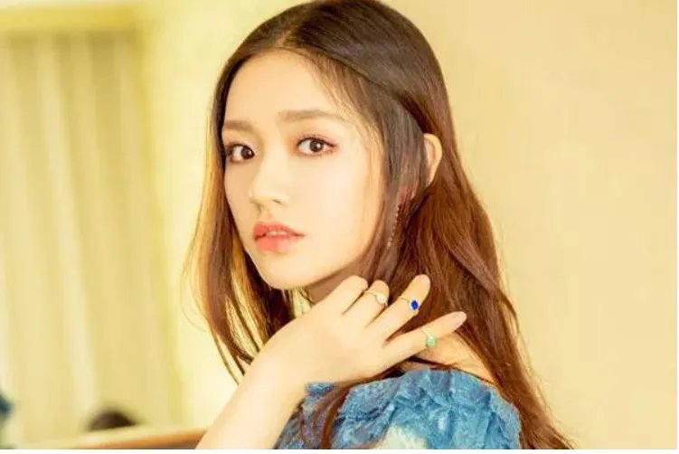 林允方否认恋情,明星也喜欢真心话大冒险吗?