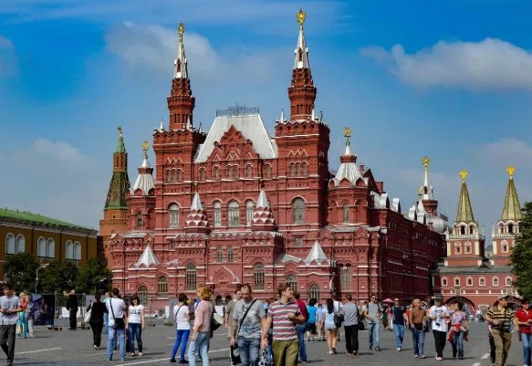 俄罗斯五一连休十天不调休,为何中国网友说羡慕到哭?