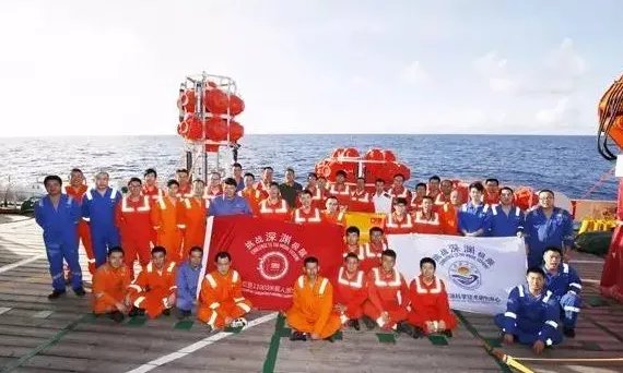 我国载人潜水器的研制背景是什么？