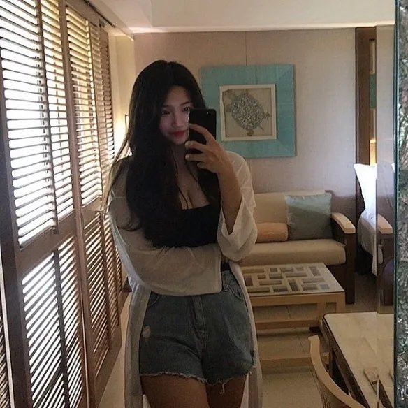 偷偷藏了两个大肉包！韩国清纯美女heesu._.ji美照赏