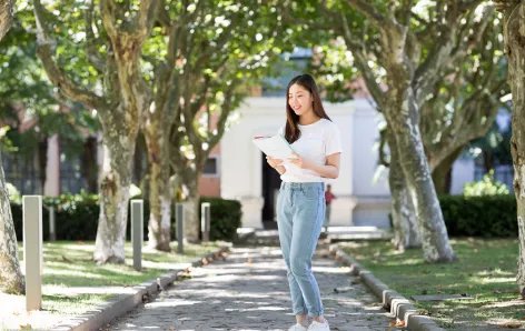 如何看待“学得好不如嫁得好”这个观点?