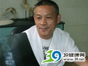 访骨科专家陈少文：十根螺钉支撑的胸椎