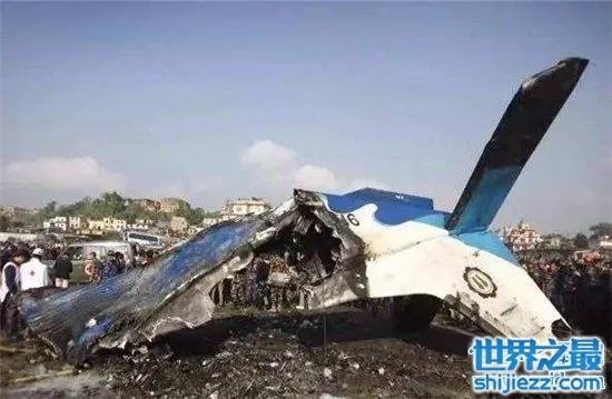 华航怪异事件录音,全程出现毛骨悚然的哭喊声