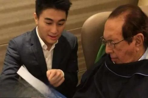 何猷君是什么人 赌王几岁生的何猷君他的生母是几太