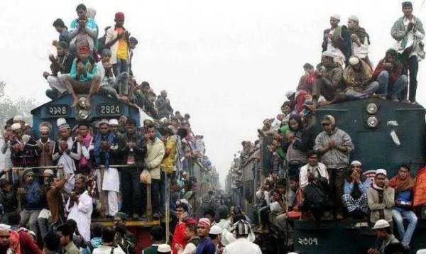 印度搭火车像打仗，这样搭乘火车的危险吗？