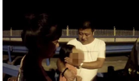 爸爸为何被查女儿哭求？