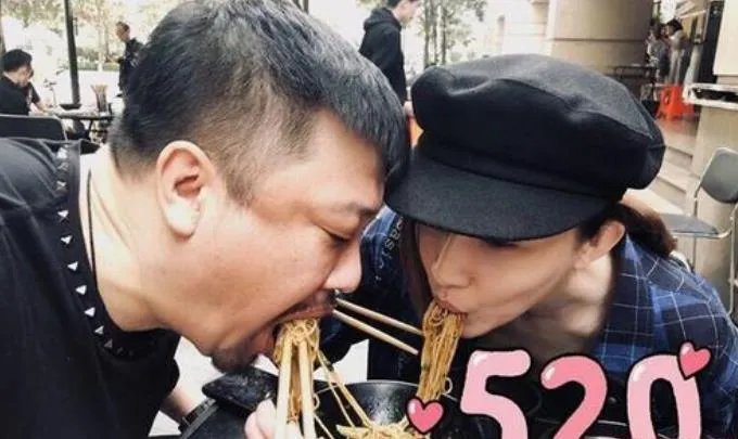 贾冰李丽丽又是什么关系,贾冰老婆照片是李丽丽吗