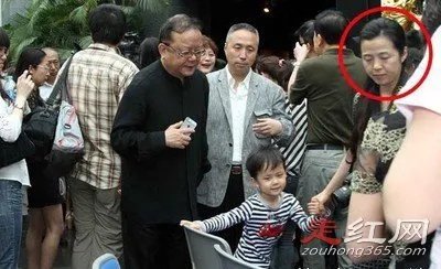 王刚的现任老婆郑艳东个人资料简介 是他第三任妻子